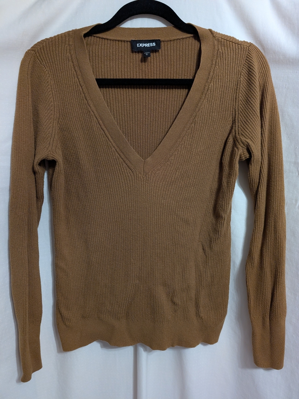 Express Slim Ribbed V-Neck Sweater in Camel Brown